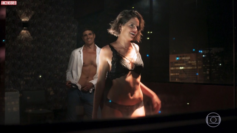 Agatha Moreira boobs are visible