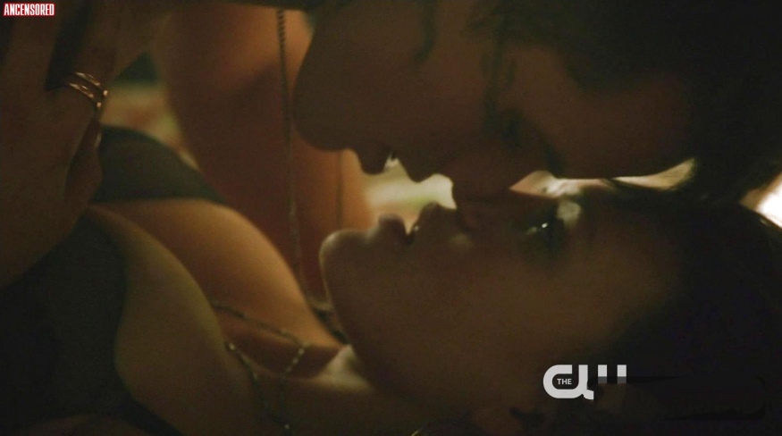 Aimee Teegarden naked breasts