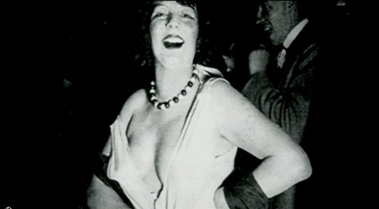 Alice Prin buttocks are visible 91