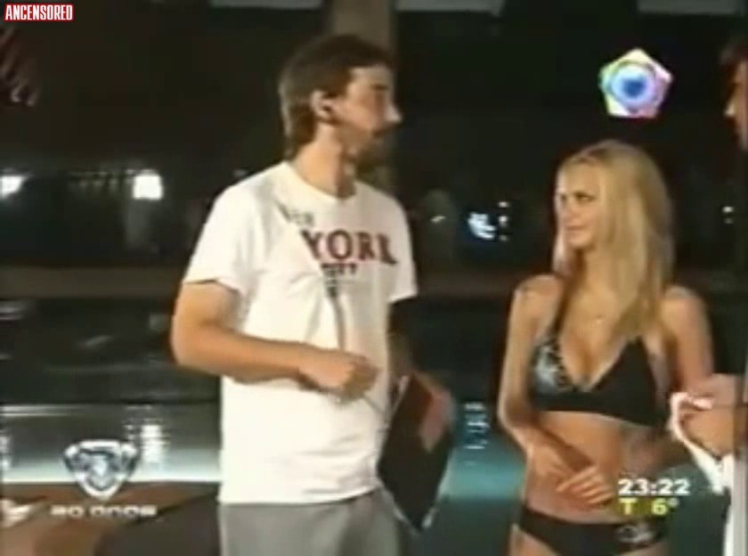 Amalia Granata legs 40