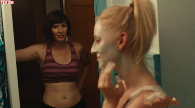 Amanda McCann no panties