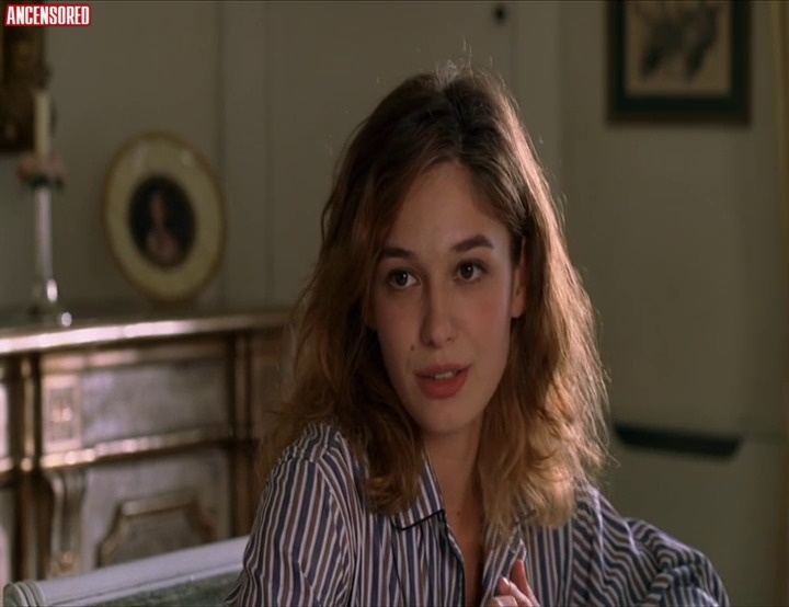 Ana Caterina Morariu photos between the legs