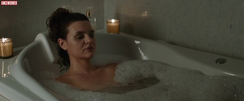 Ana Luiza Rios boobs are visible