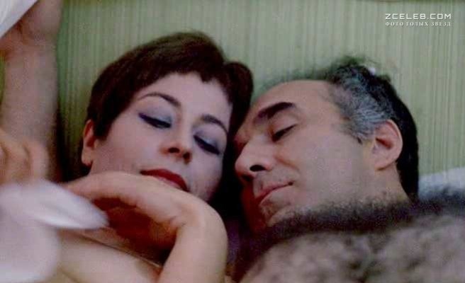 Annie Girardot no panties