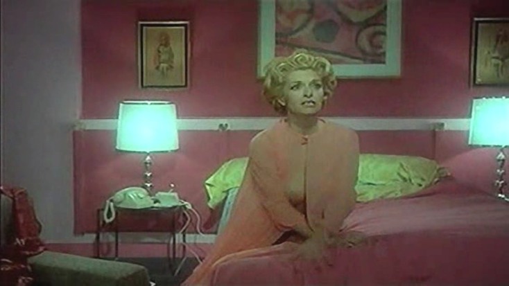 Aurora De Alba no panties