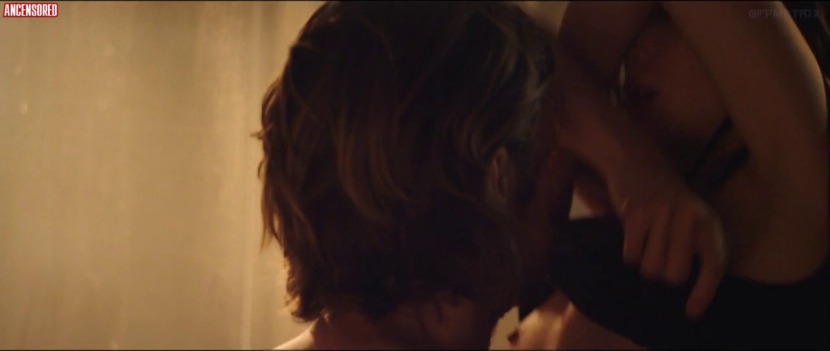 Aylin Tezel photos between the legs 21