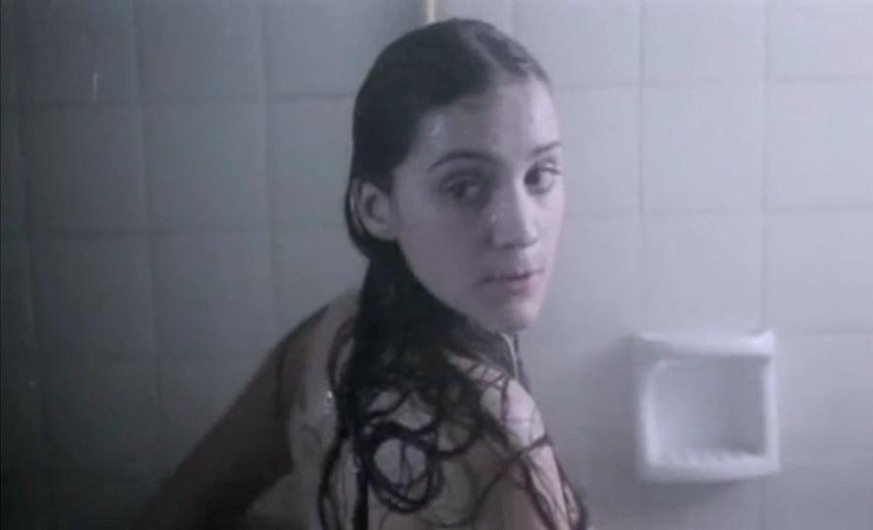 BRbara Lombardo photos between the legs BRbara Lombardo photos between the legs