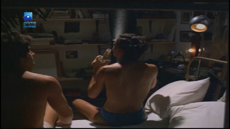 Carolina Ferraz in a skirt 68