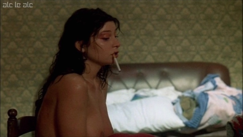 Claudia Muzii no underwear