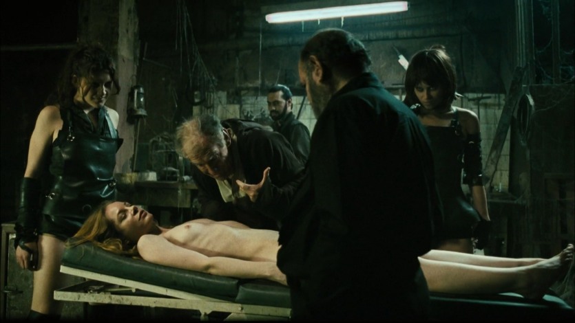 Cleo De Paris boobs are visible