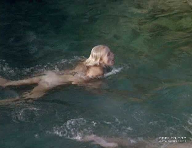 Daryl Hannah intimate photos