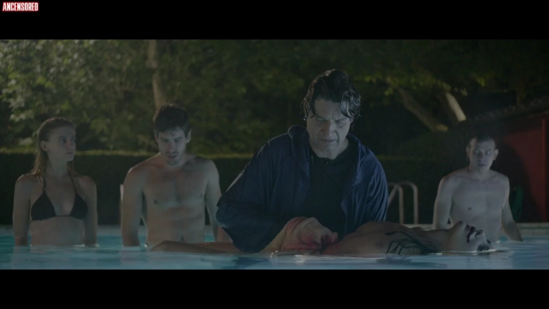 Demetra Avincola no underwear