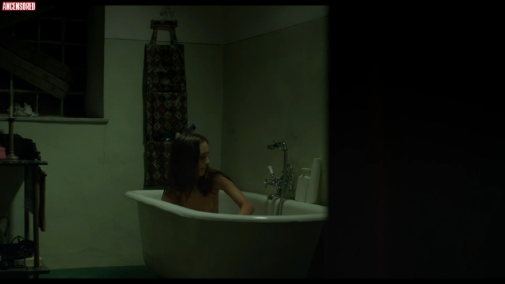 Denise Tantucci in a short skirt breasts 12 Denise Tantucci in a short skirt breasts 12