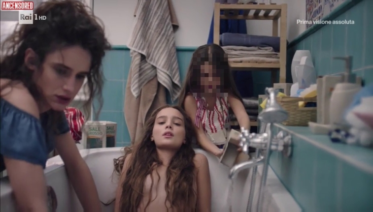 Denise Tantucci in a short skirt breasts Denise Tantucci in a short skirt breasts