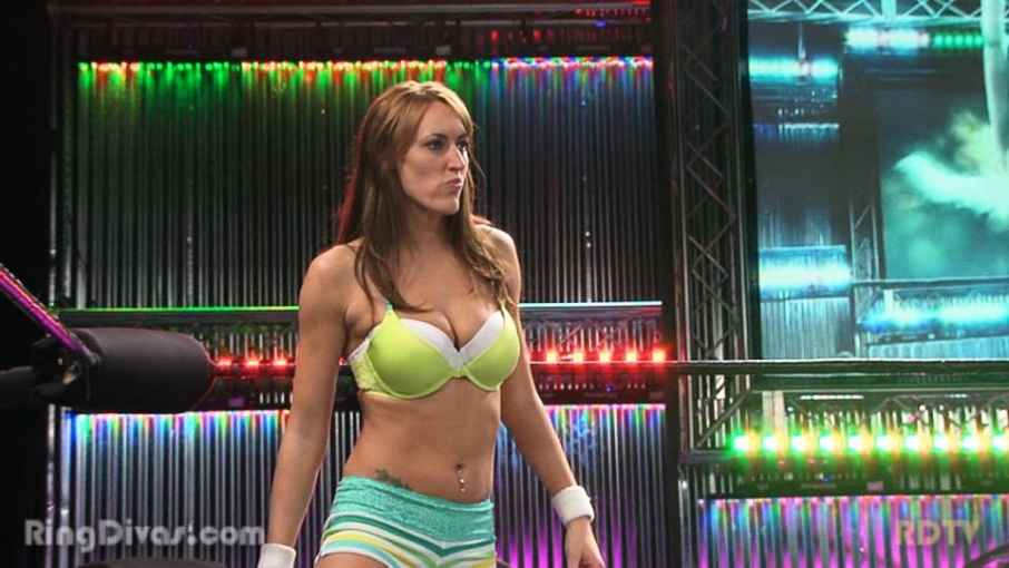 Destiny Dumon photos between the legs