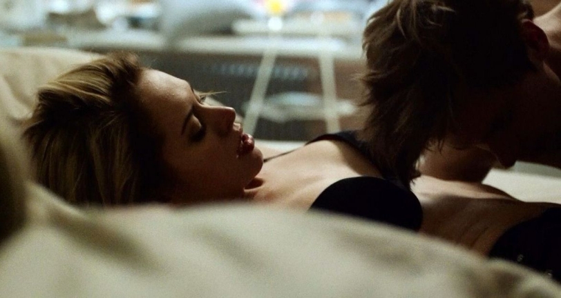 Diana Pozharskaya boobs