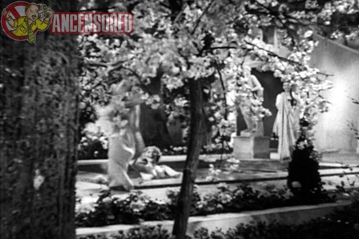 Edwige FeuillRe naked 50