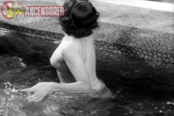 Edwige FeuillRe pantyhose 99