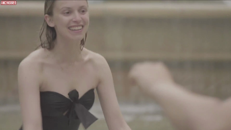 Elisa Sommet breasts 70 Elisa Sommet breasts 70