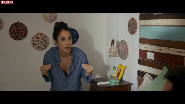 Elisa Zulueta buttocks are visible