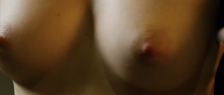 Elisabeth Lestina no underwear