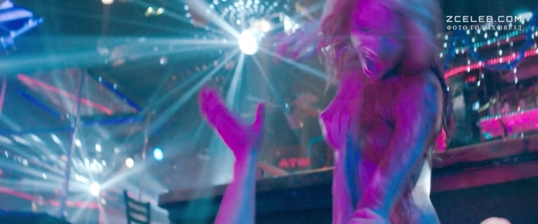 Elle Evans exposed ass 26