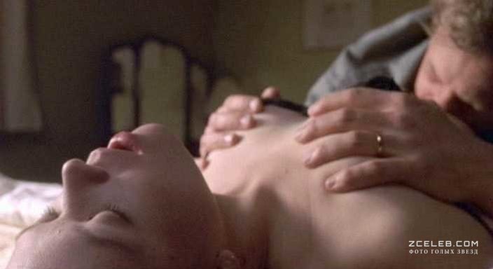 Emily Bergl naked 14