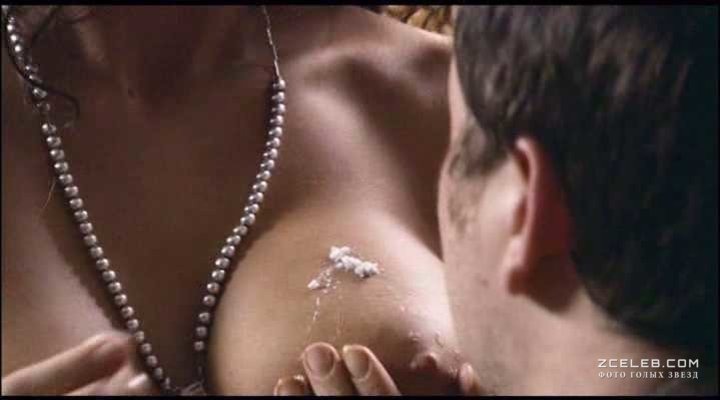 Emily Clarke legs 19 Emily Clarke legs 19