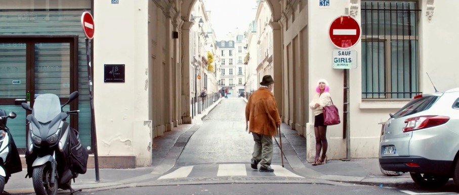 Emmanuelle Boidron boobs 36