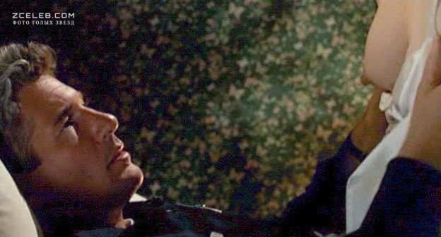 Faye Grant pantyhose