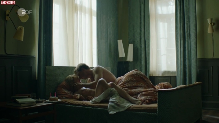 Friederike Ott in lingerie