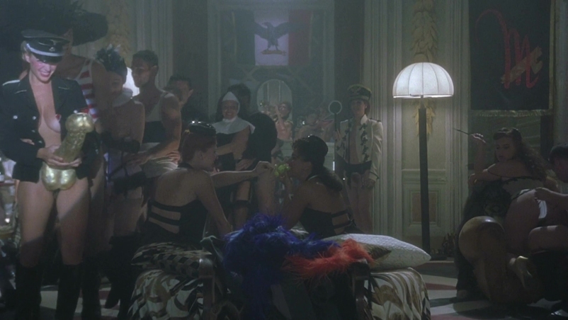 Giulia De Gresy in a short skirt breasts Giulia De Gresy in a short skirt breasts