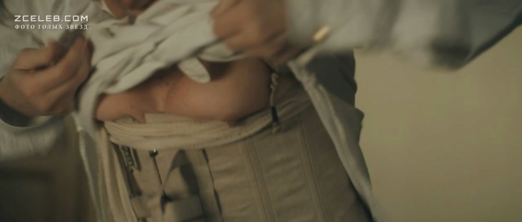 Glenn Close in a skirt 24