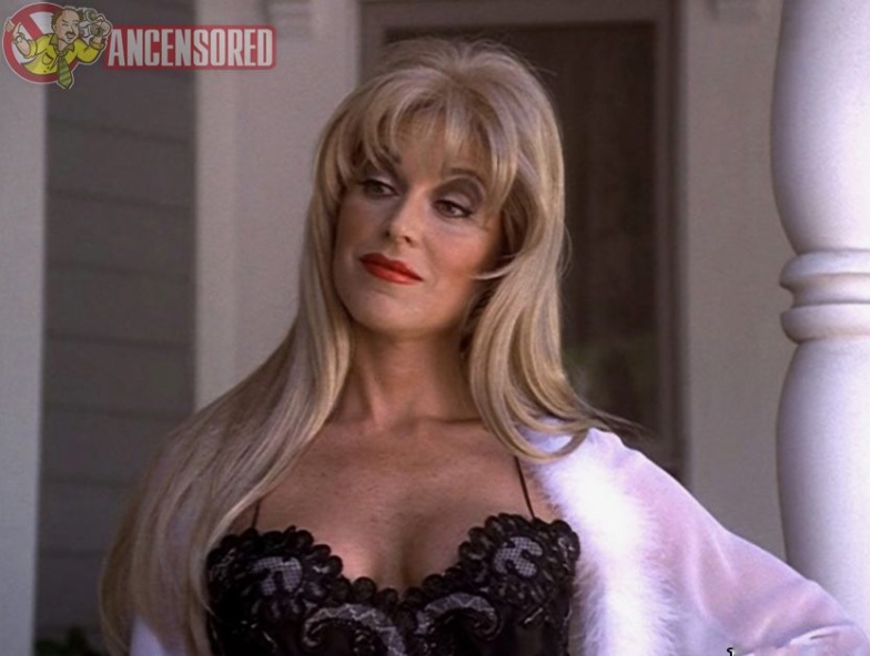 Gwen Somers naked breasts