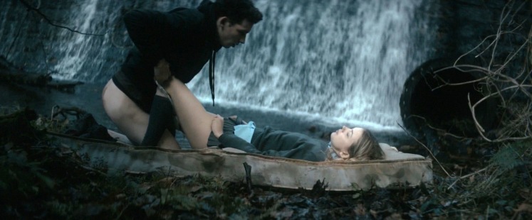 Hannah Murray in a skirt 52 Hannah Murray in a skirt 52