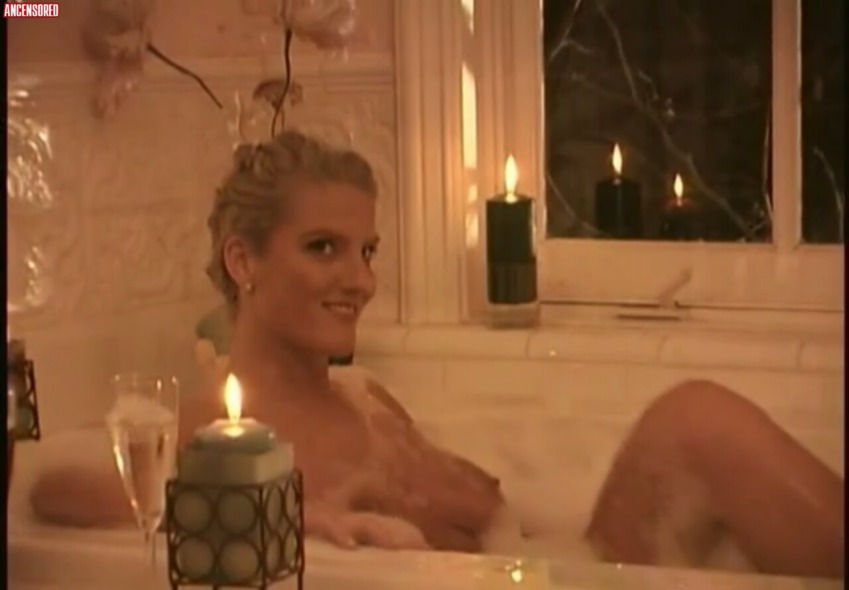 Iliana Fischer photos between the legs 43