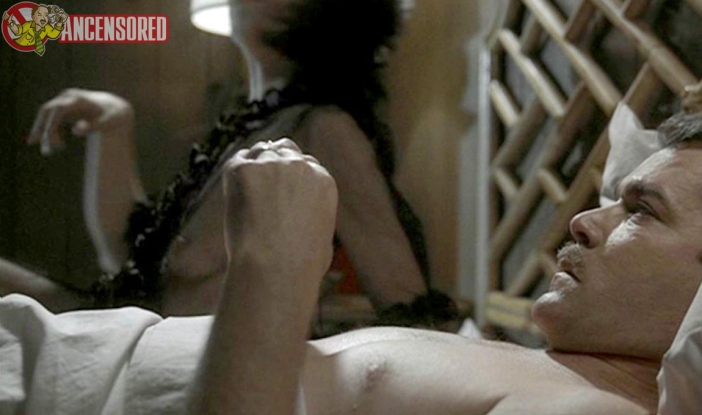 Illeana Douglas legs Illeana Douglas legs