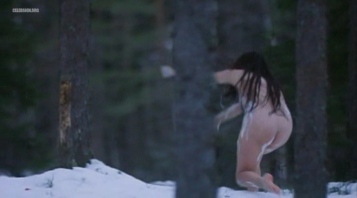 Ilyana Pavlova no panties