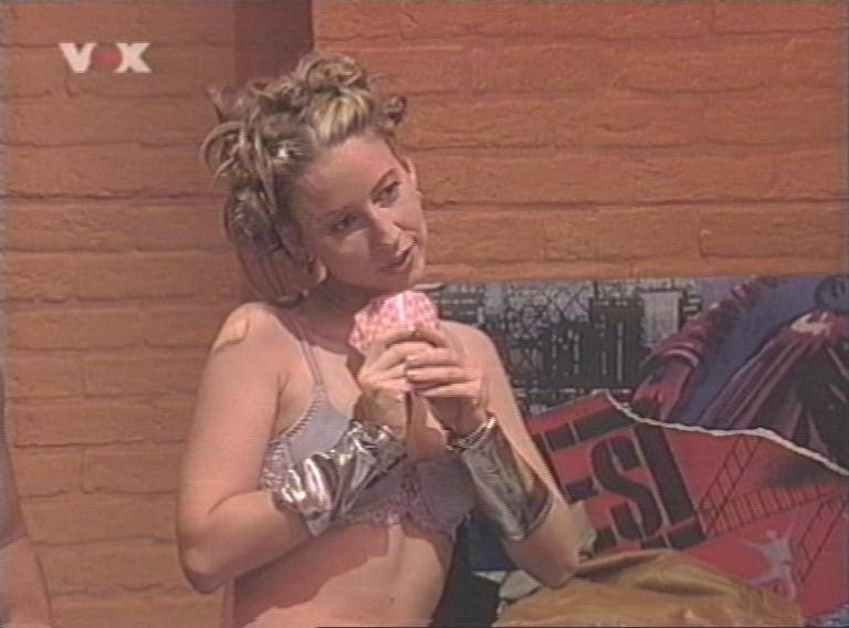 Isabell Hertel in a skirt 76