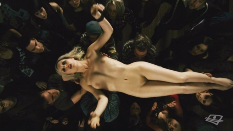 Isabelle Blais young 44