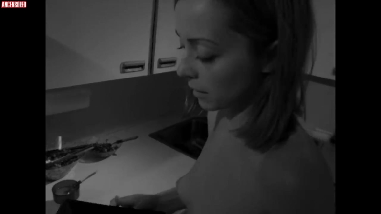 Isabelle Giroux legs 78