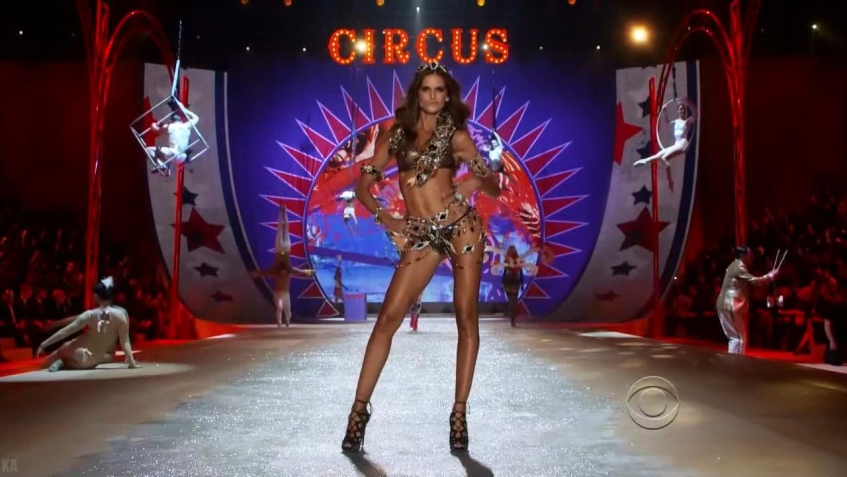 Izabel Goulart intimate photos 91