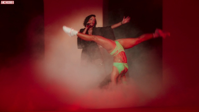 Jade Chynoweth exposed ass