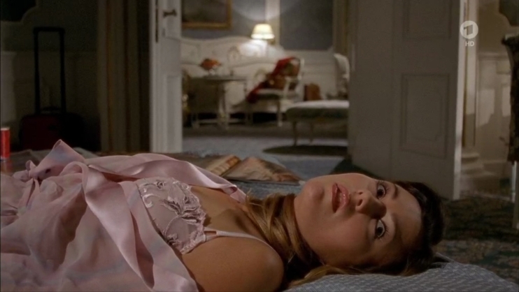 Jeanne Tremsal exposed ass 30