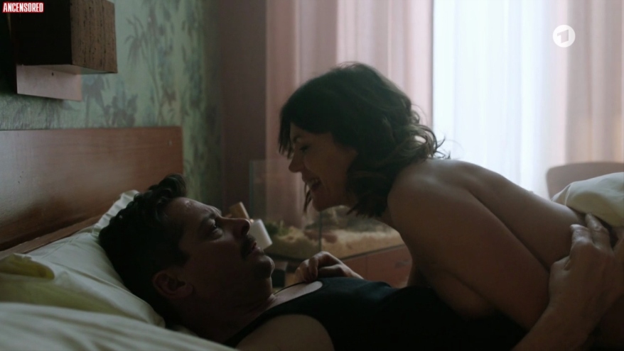 Jeanne Tremsal naked breasts 21