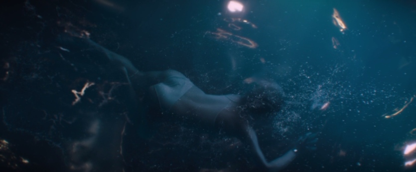 Jennifer Lawrence boobs are visible