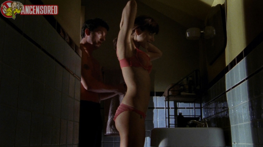 Jenny Mollen buttocks are visible Jenny Mollen buttocks are visible