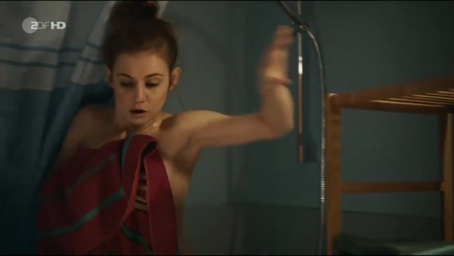 Josefine Preuss no panties