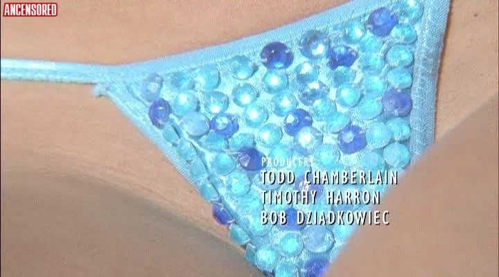 Julia Beatty no panties 22