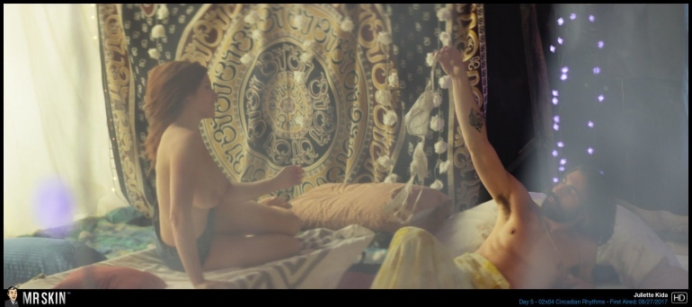 Juliette Kida no panties 35